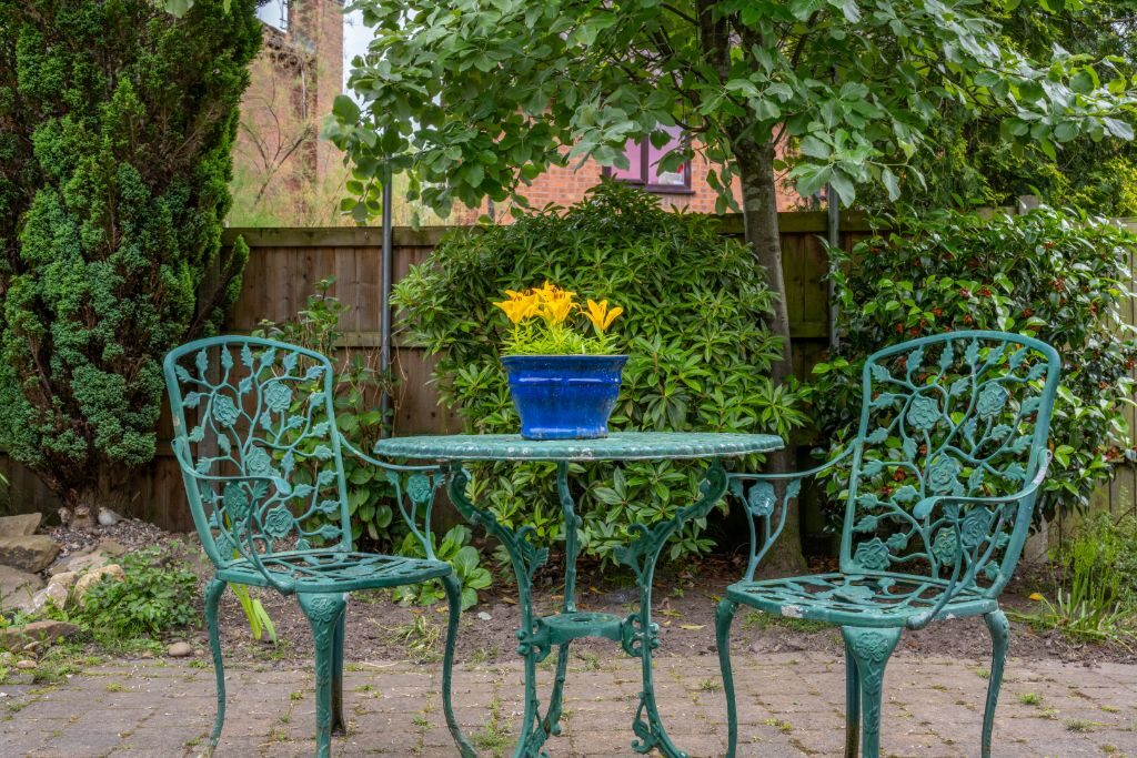 Garden setting